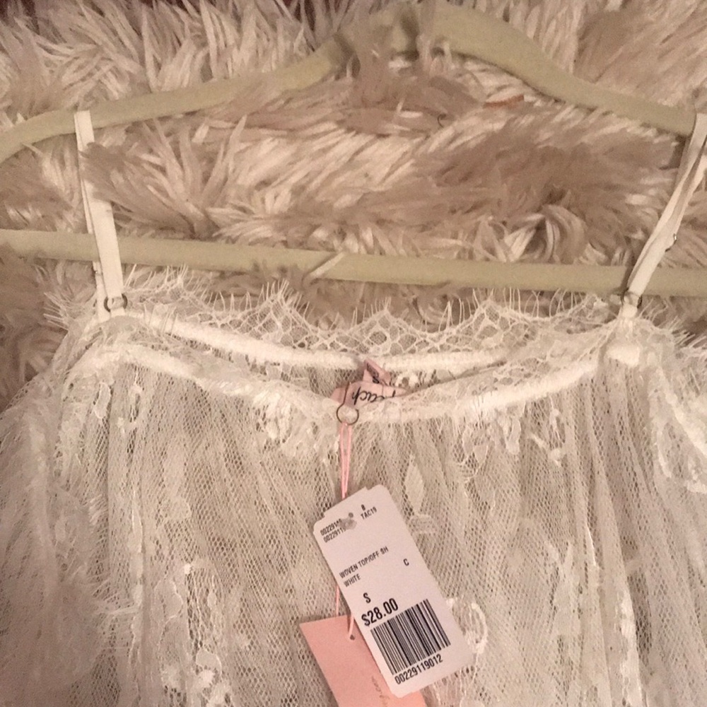 Flowy lace see through top - Picture 4 of 4